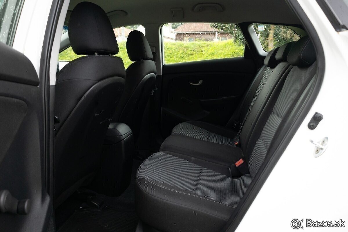 Hyundai i30 kombi - 7