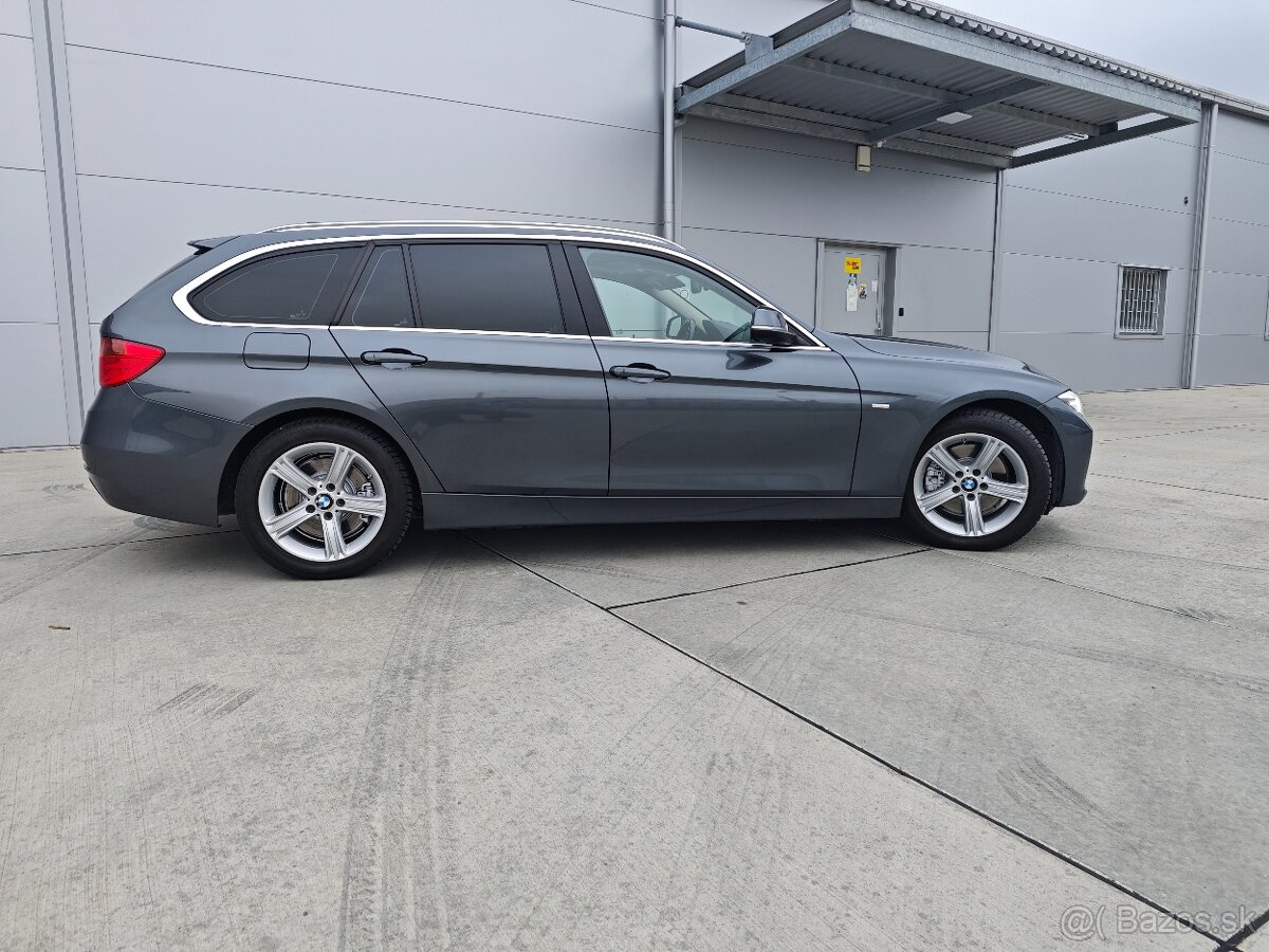 BMW Touring 330D Luxury line - 7