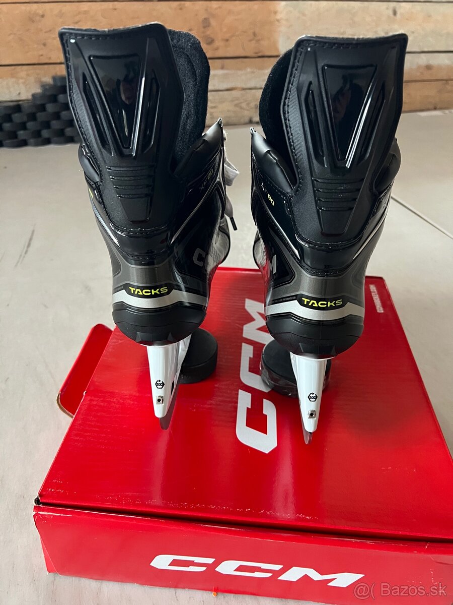 Predám korčule CCM Tacks XF80 SR - 7