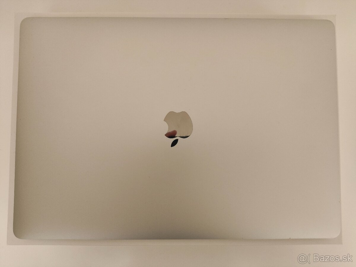 MacBook Pro 15 2017 | i7 • 16GB • 512GB SSD - 7