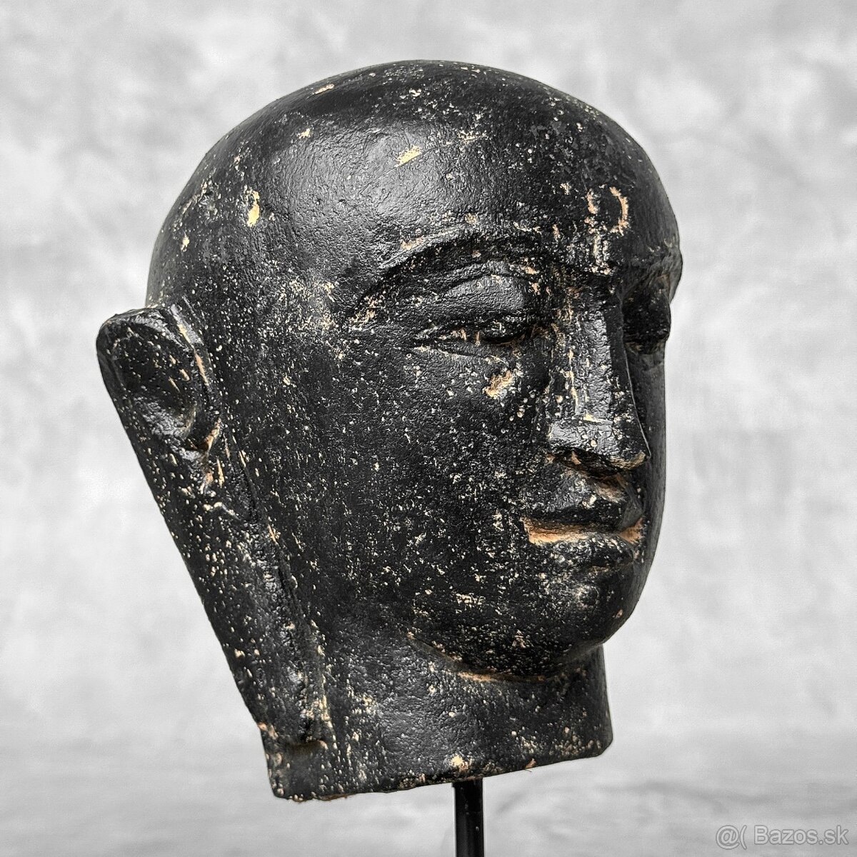 Ručne vyrezávaná lávová hlava Budhu z Jávy na stojane - 7