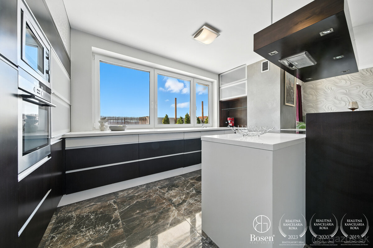 BOSEN | Výhľady, priestor, krb - 152 m2 plus terasa 102 m2, - 7