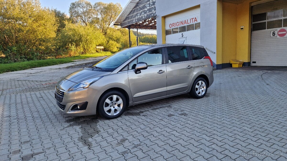PEUGEOT 5008 1.6HDI M6 7Miest - 7
