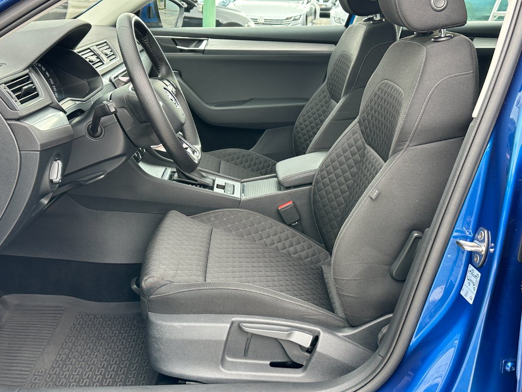 Škoda Superb Combi 2.0 TDi DSG - REZERVOVANE - 7