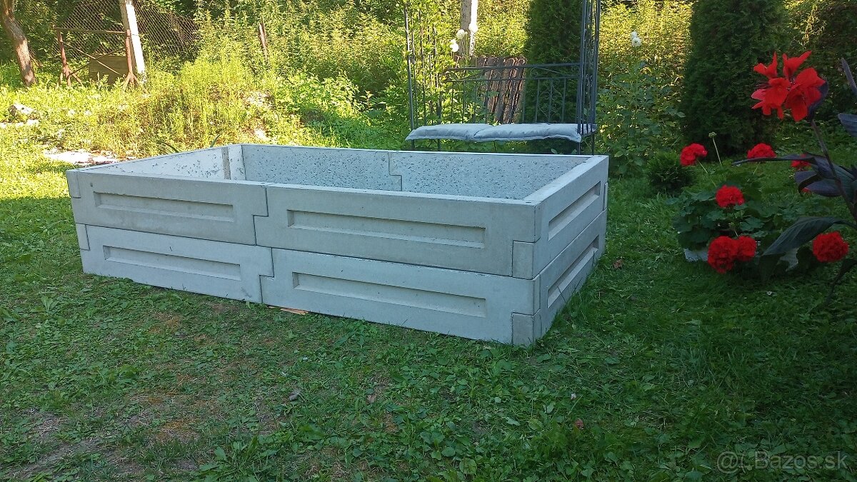 Vyvýšené betónové záhony - 7