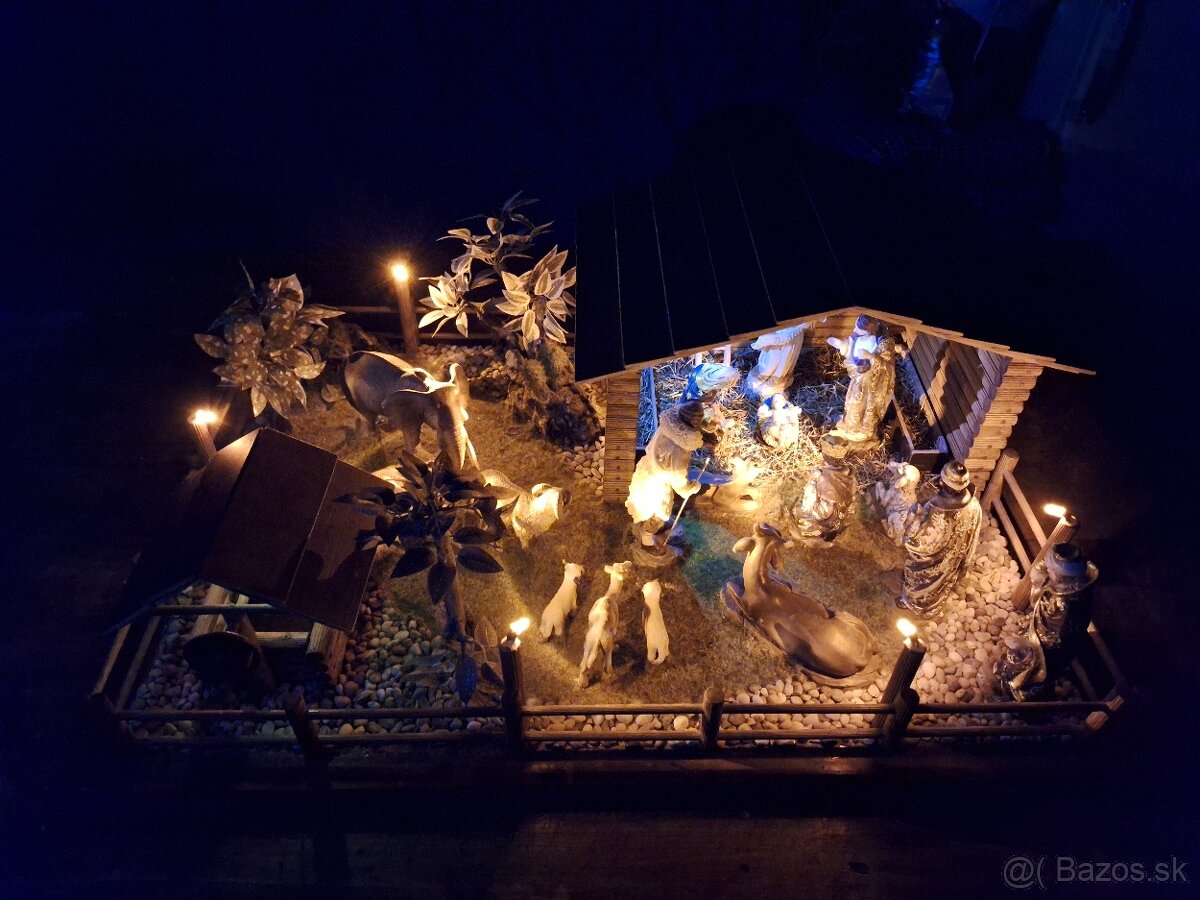 Svietiaci drevený ručne vyrobený betlehem - 7