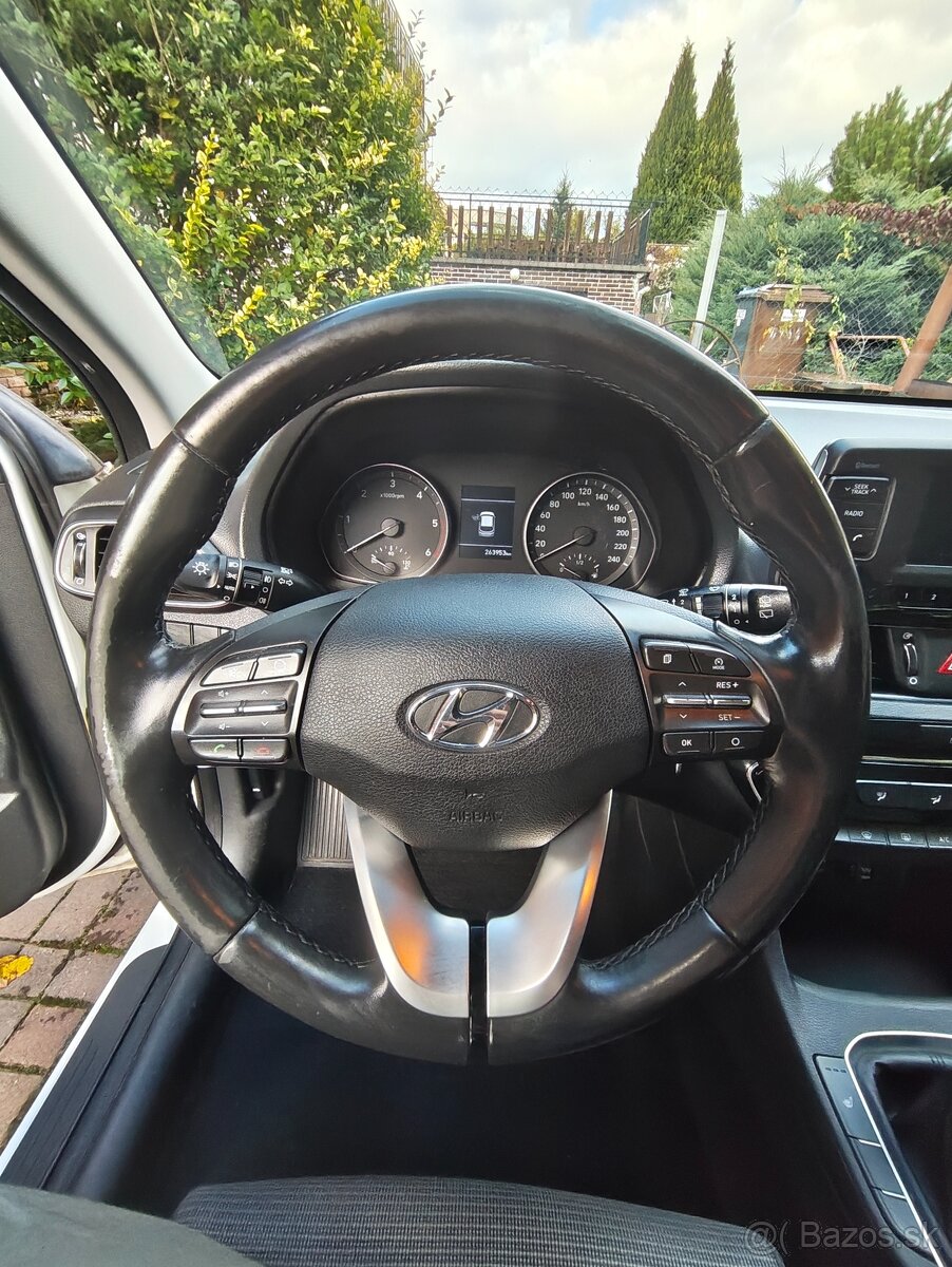 Predám Hyundai i30 kombi - 7