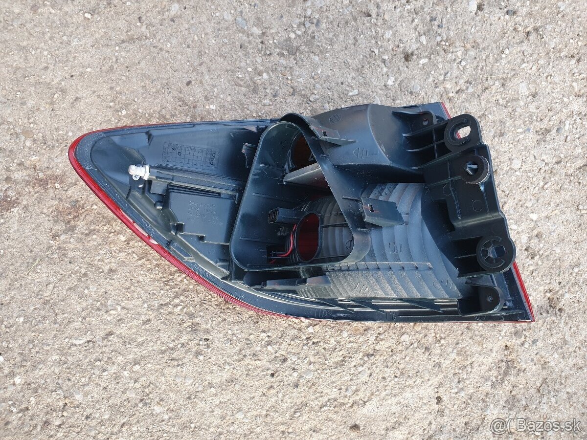 Predam rozne zadne svetla - 7