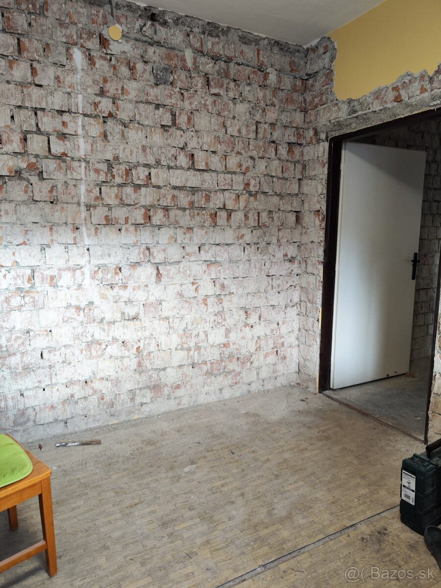 Predám rodinný dom v obci Smolenice - 7