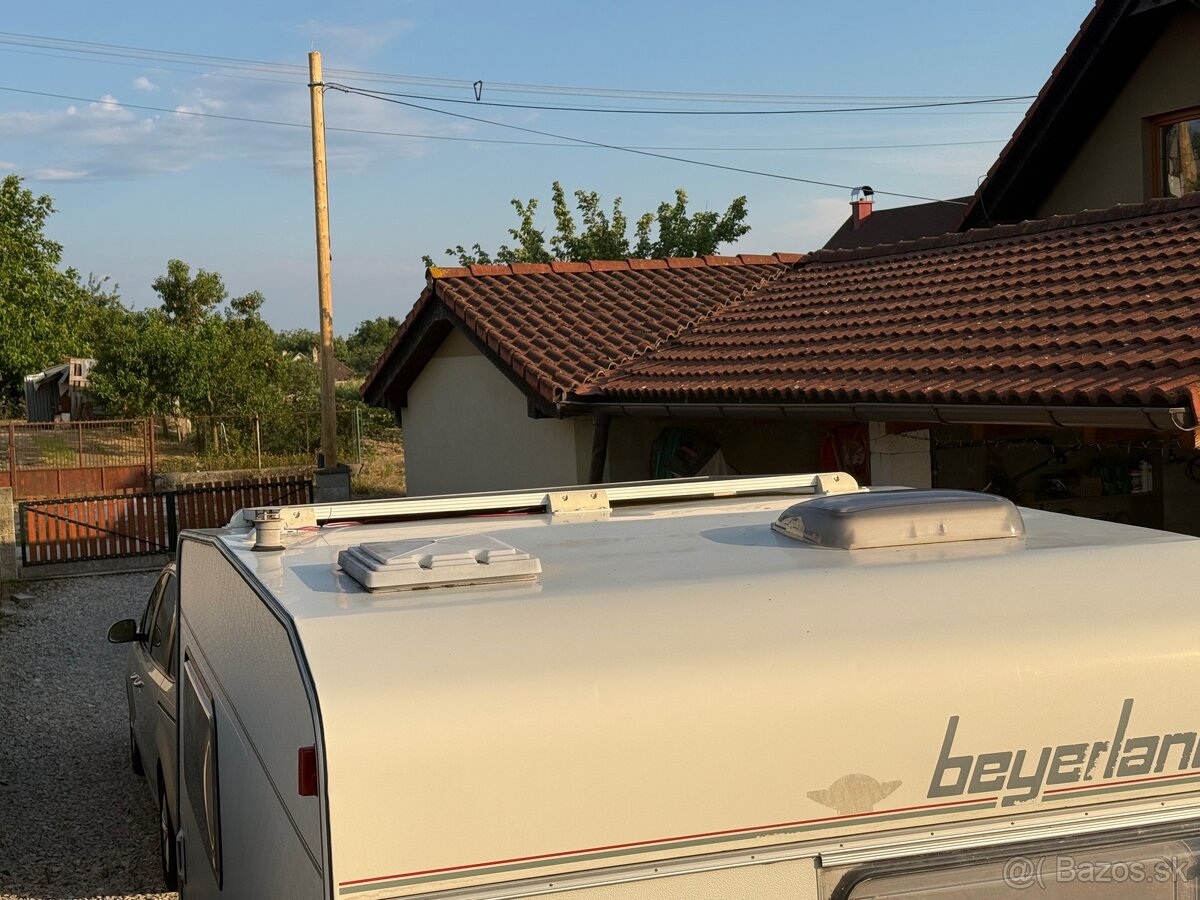 Karavan Beyerland 2038 + predstan + solárny panel - 7