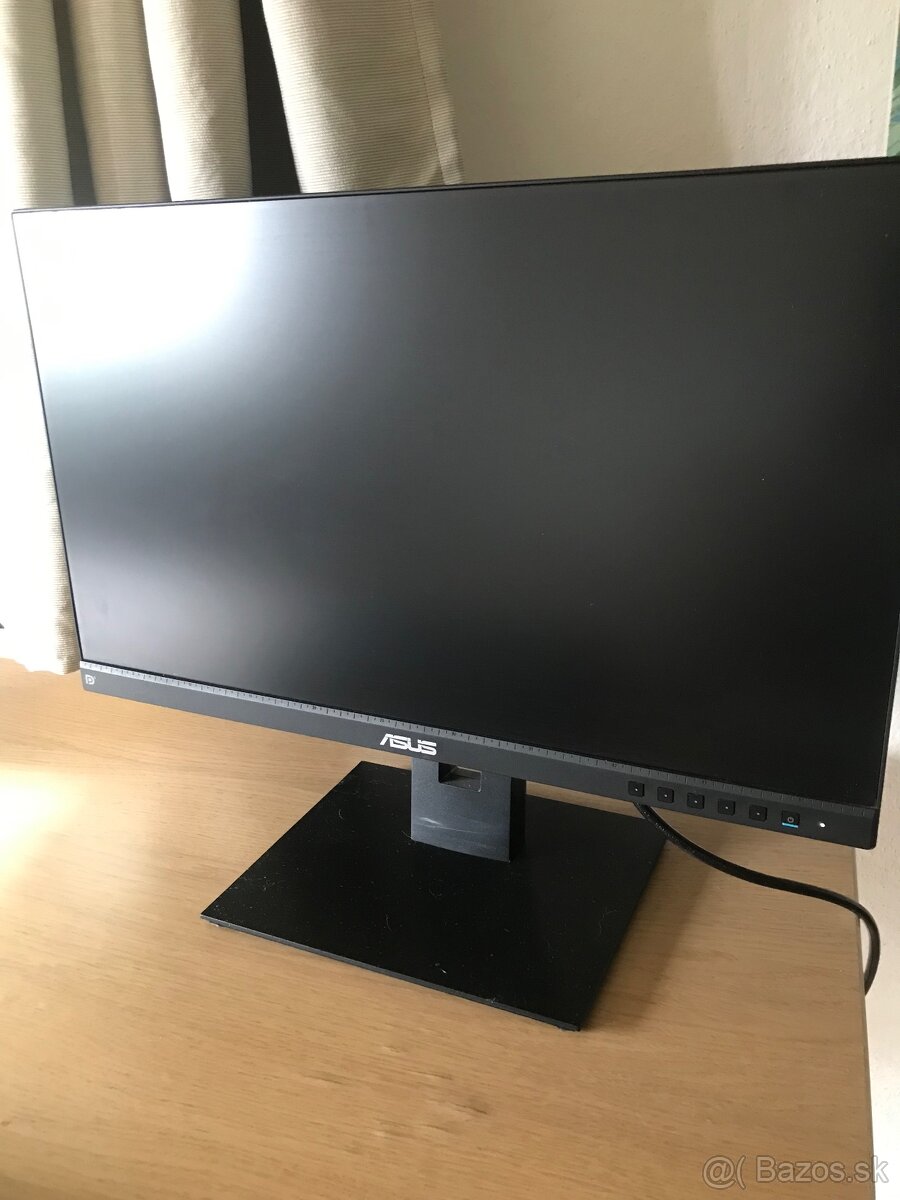 Monitor ASUS s ergonomickym stojanom - 7