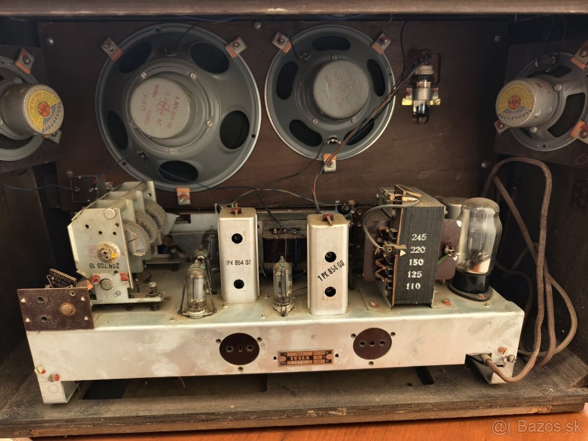 Rádio Tesla a starý stolík - 7