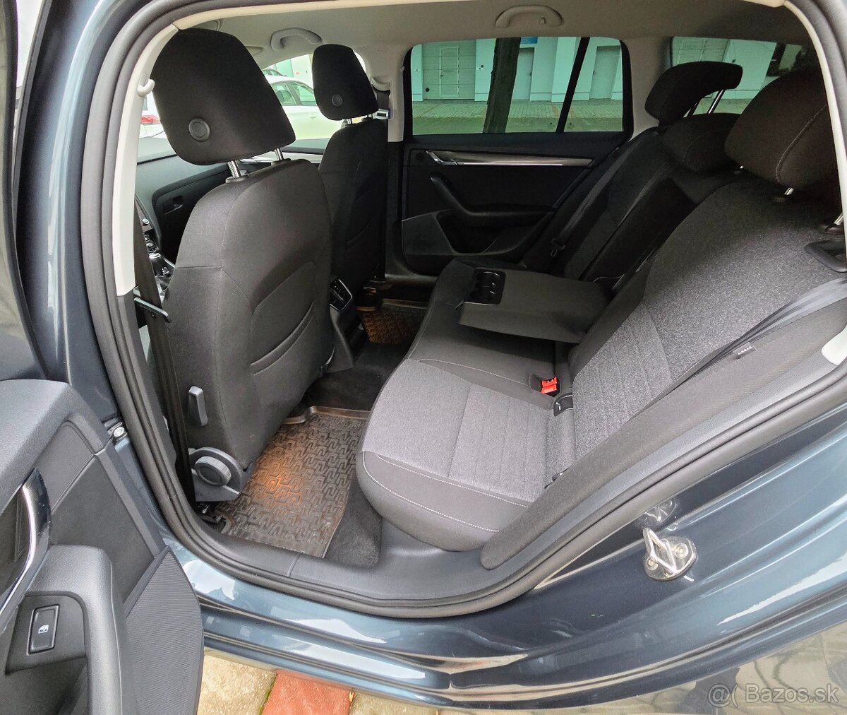 Škoda Octavia Combi 1.5 TSI Team DSG - 7