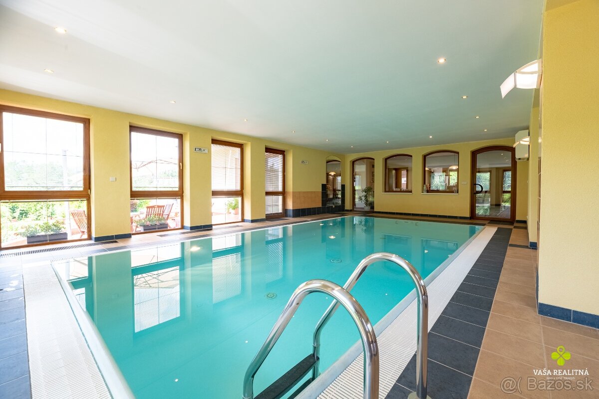Úchvatná rodinná vila s vnútorným bazénom - 7