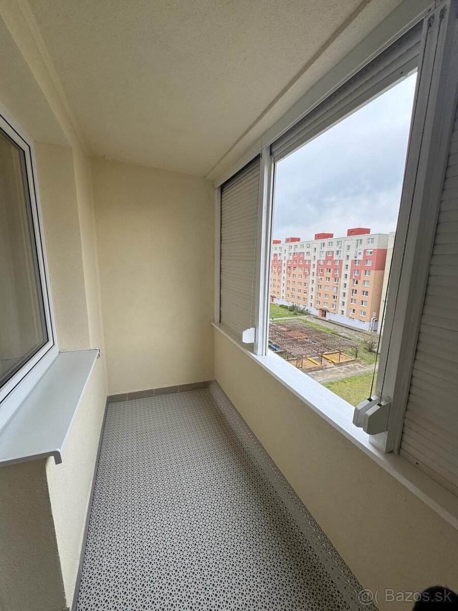 Štýlová garsónka s veľkou loggiou – Nivy - 7