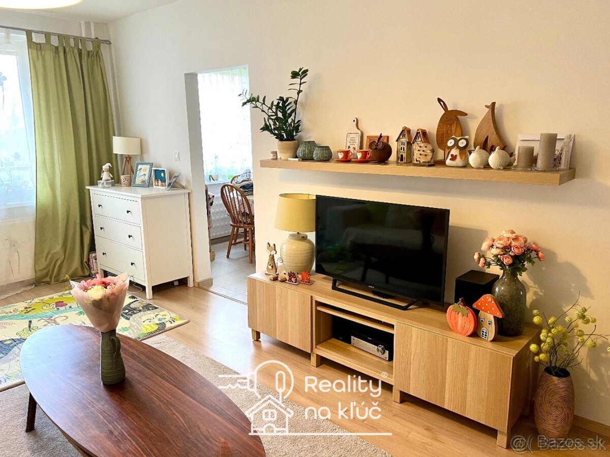 Na predaj zrekonštruovaný 3-izbový byt na Nábrežnej ul. v NZ - 7