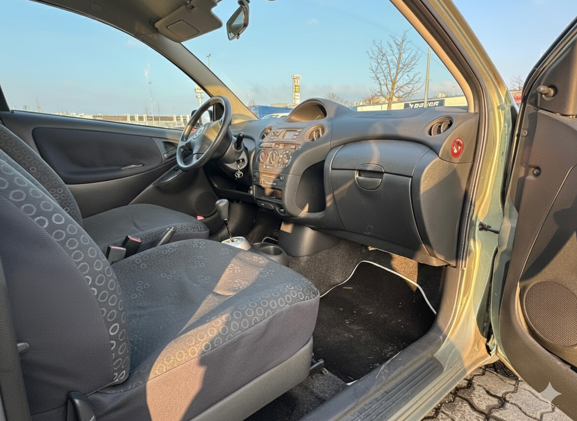 Toyota Yaris 1.0 - 7