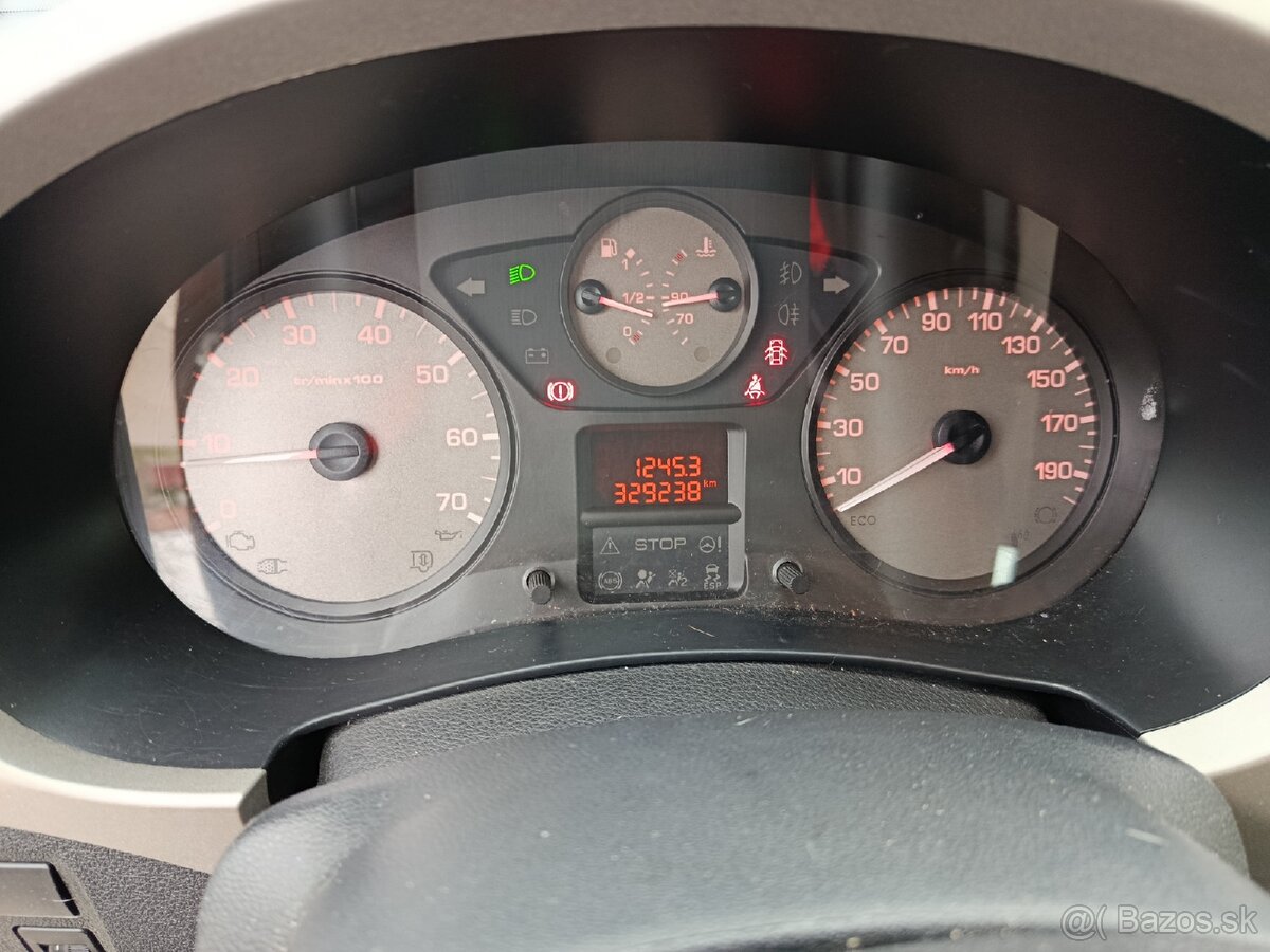 Peugeot Partner Tepee 1,6 HDI 68kw, rok 2013 - 7