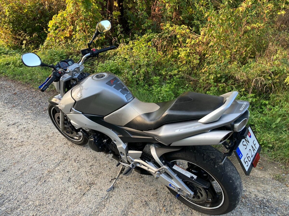 Predám SUZUKI GSR 600 - 7