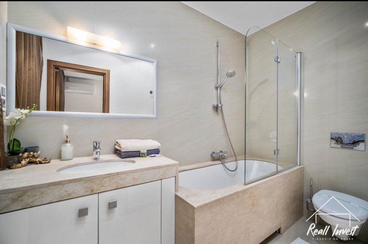 NA PREDAJ Výnimočný 2-izbový byt v Starom Meste - 7