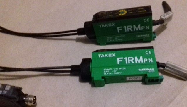 Predám optické snímače OMRON E3T Keyence FS-v31cp digitálne - 7