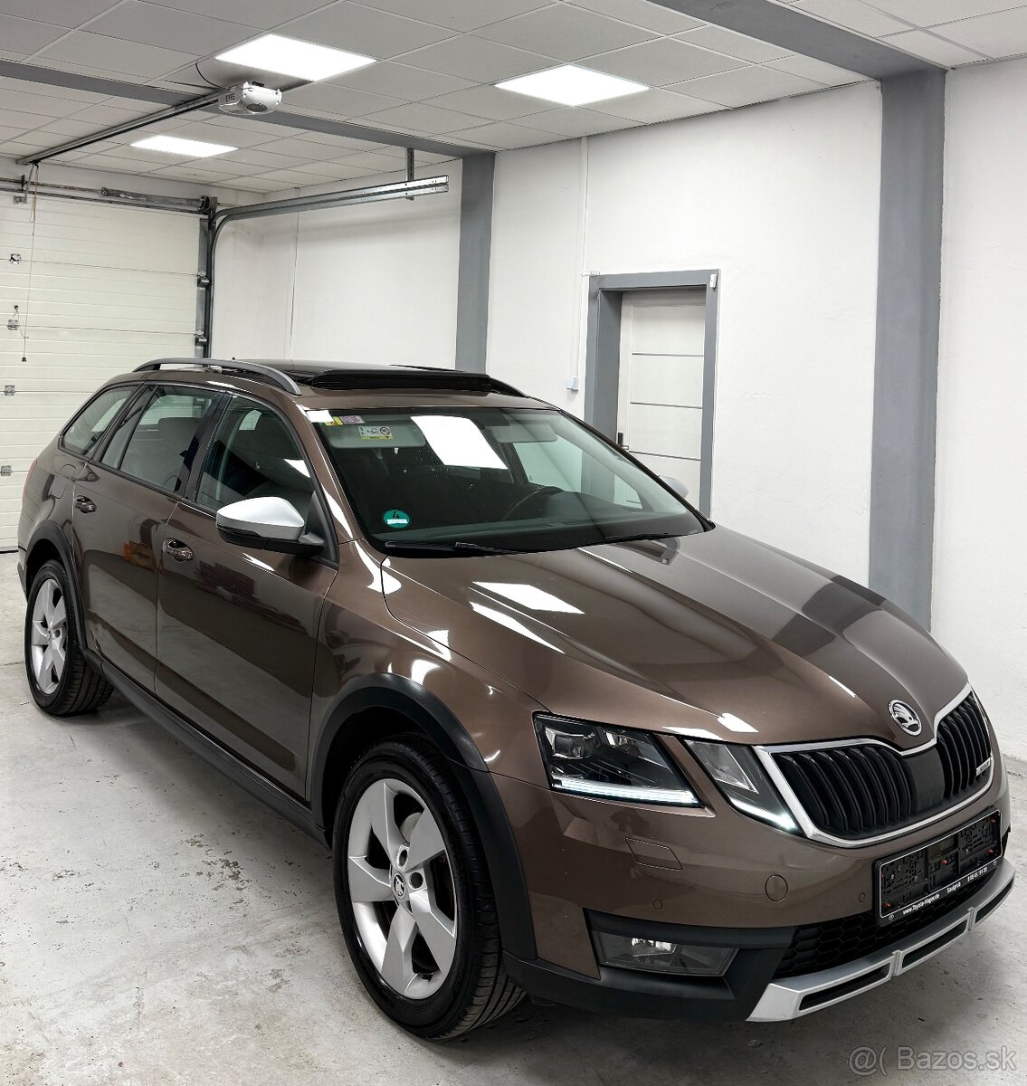 Skoda Octavia Scout 2.0TDI 110Kw 4x4 Webasto/Canton/Panorama - 7