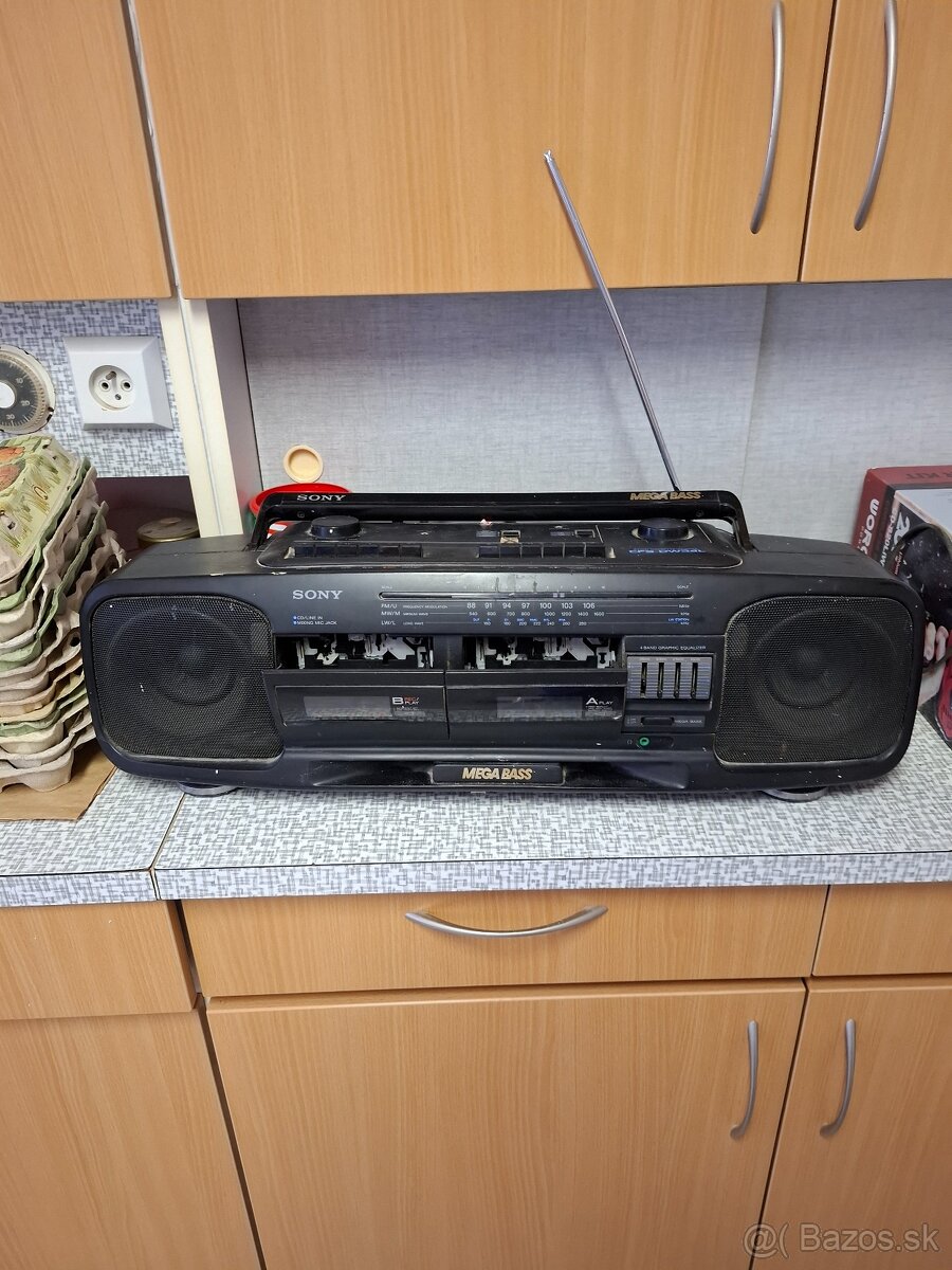 Kazetové radio. - 7