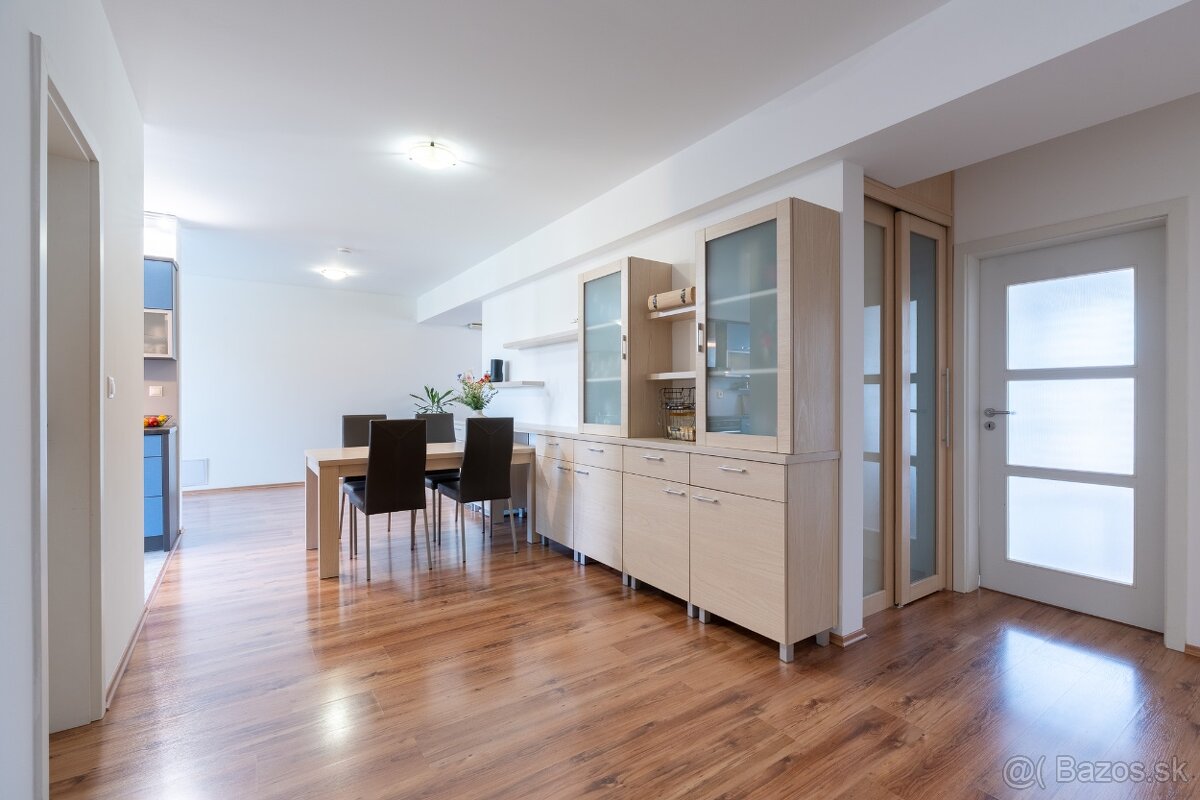 4-izbový byt s krbom a parkovaním–Bratislava, Nivy - 7