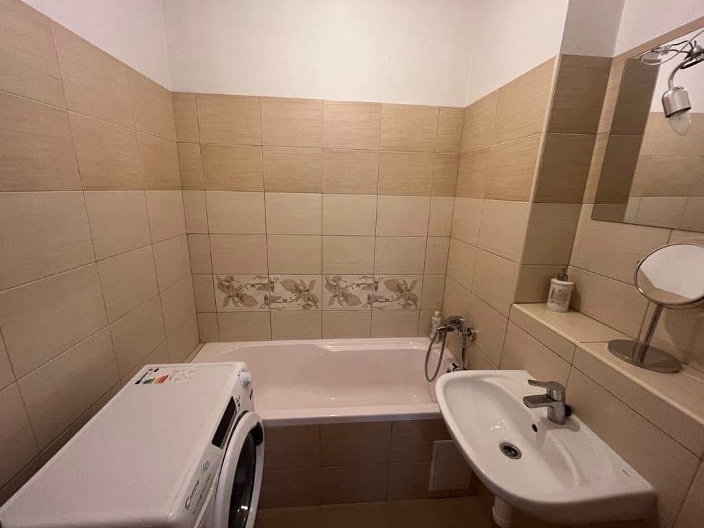 Prenájom 2,5 izb. bytu - 7