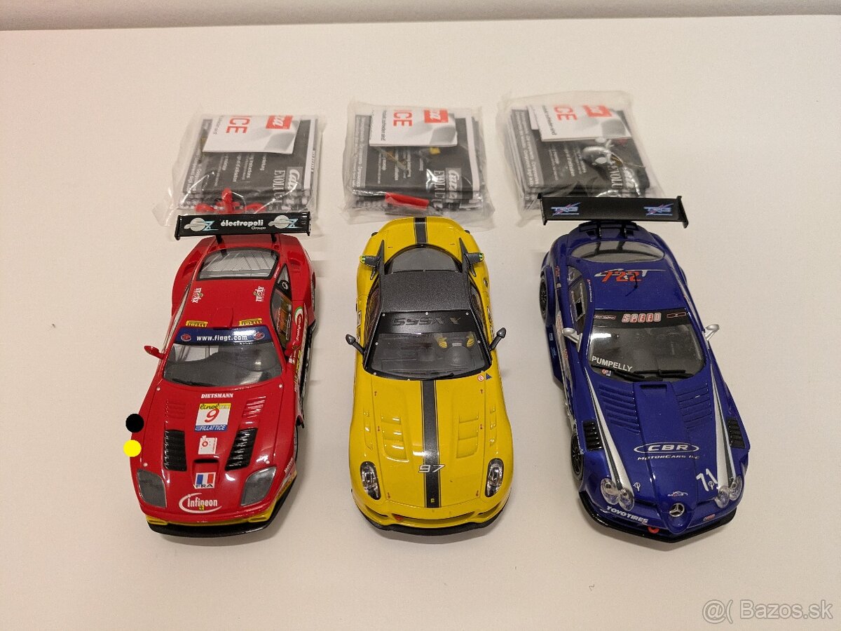 Autíčka Carrera 1:32 na autodráhu - 7