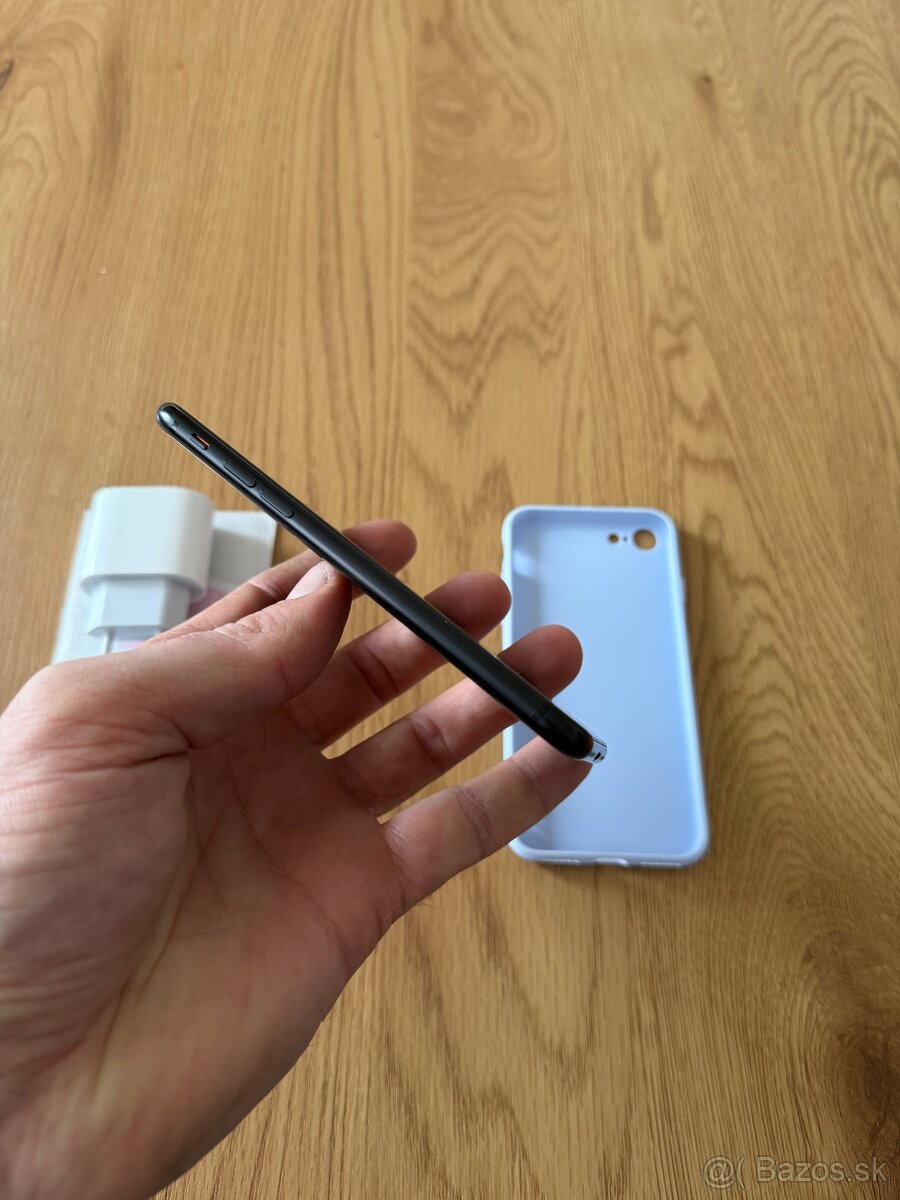 iPhone SE 2020 64 gb Black v záruke + príslušenstvo - 7