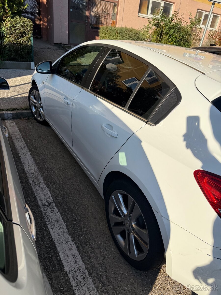 Predám Chevrolet Cruze - 7
