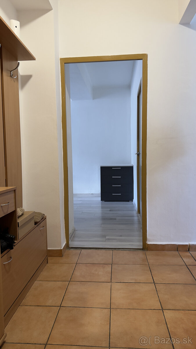 —ZNOVA V PONUKE — NA PREDAJ slnečný 2i byt VALASKÁ - 7