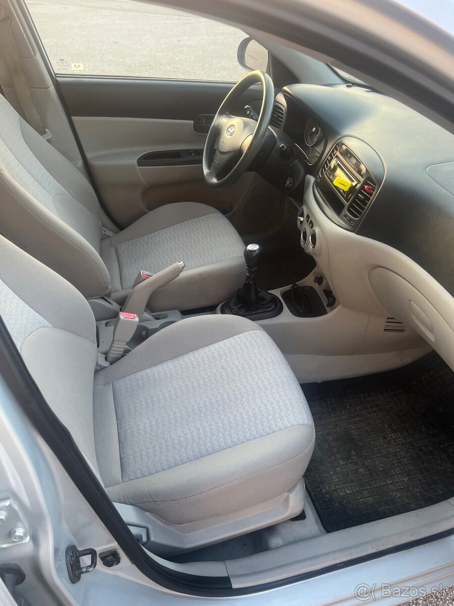 Hyundai Accent - 7