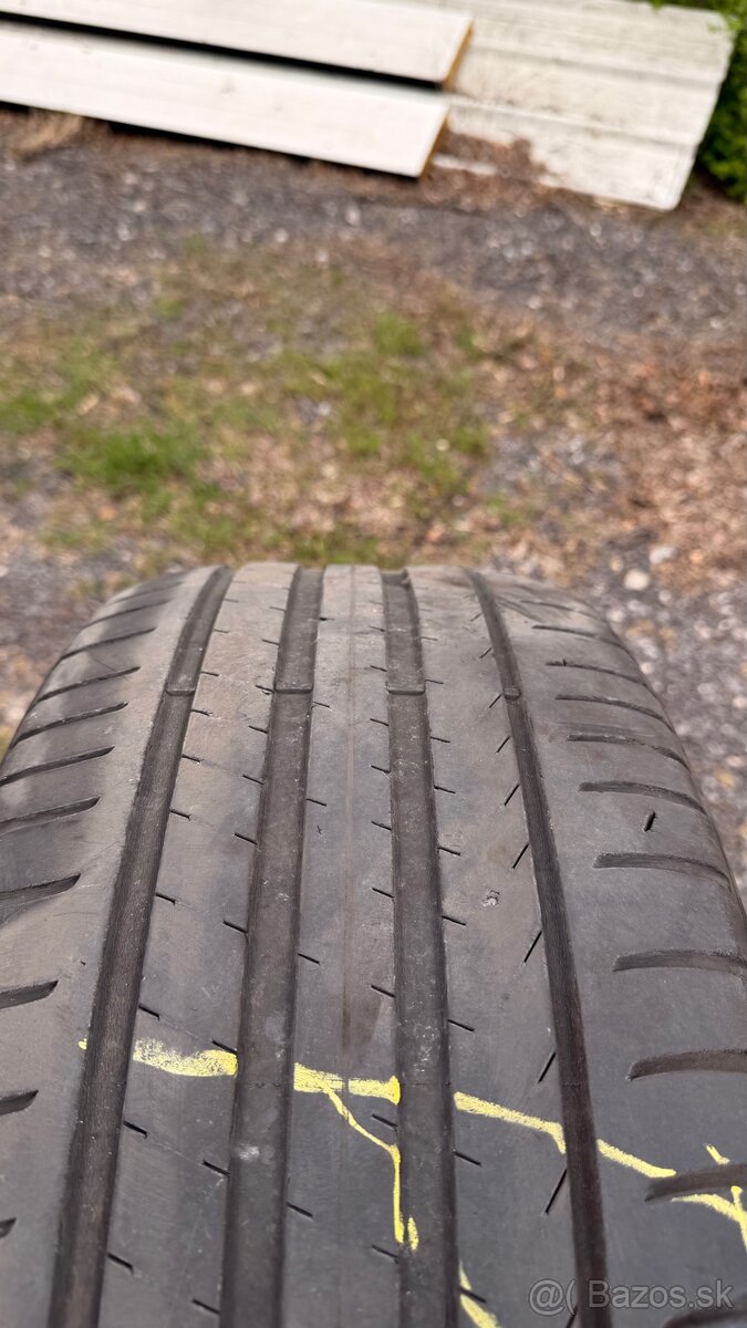 255/45R19 Pirelli Scorpion - 7