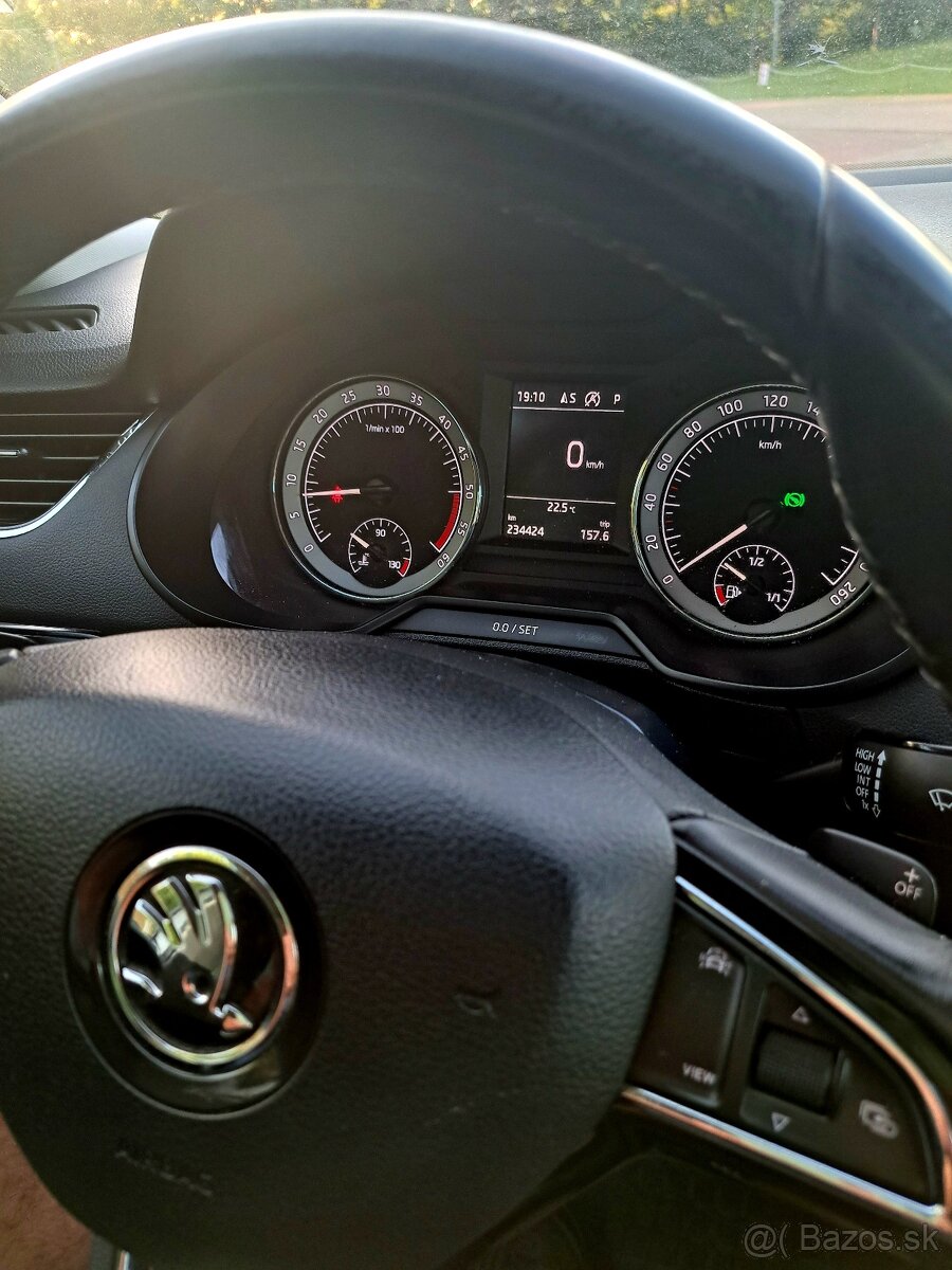ŠKODA OCTAVIA COMBI 2019 - 7