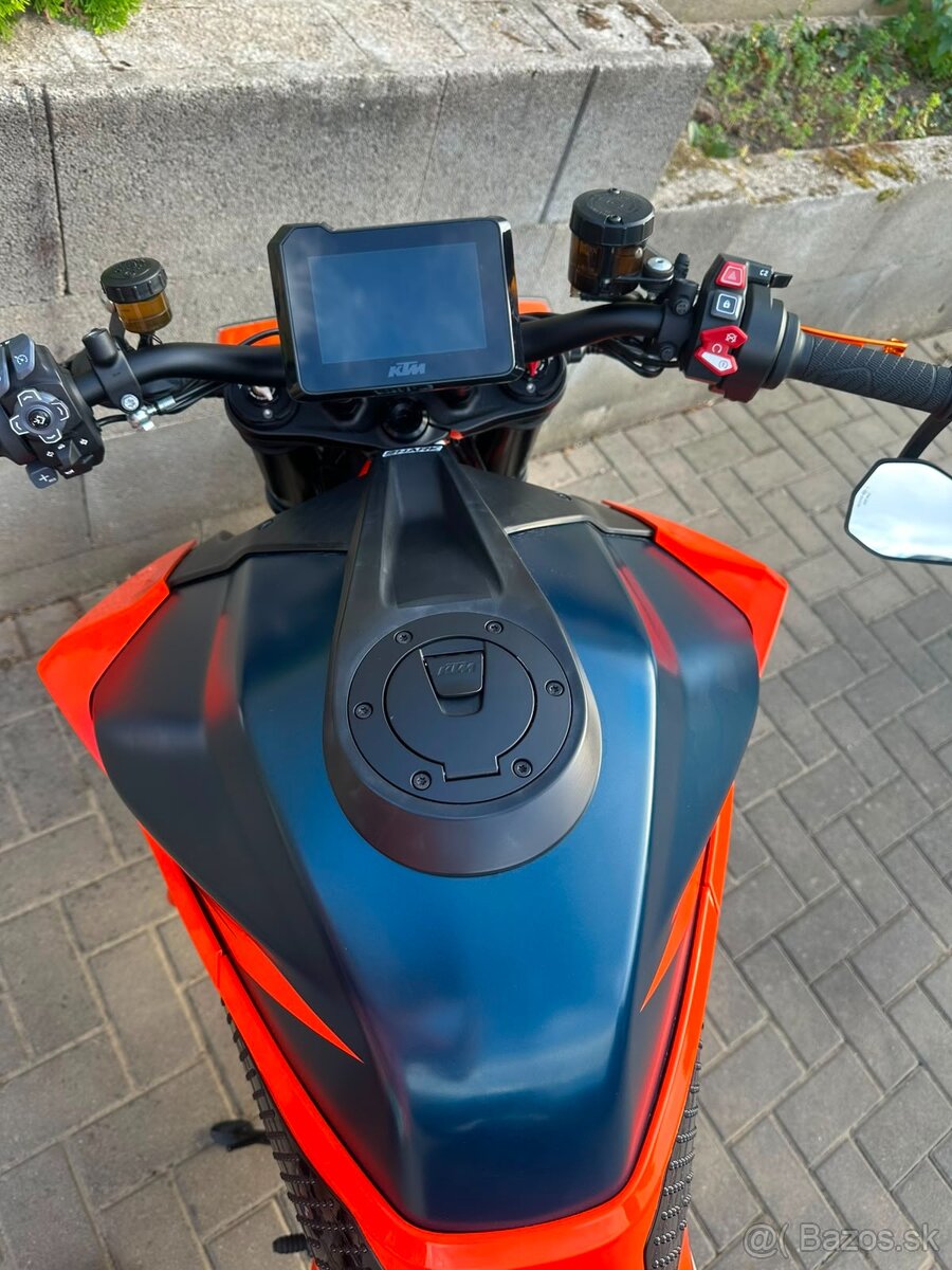 KTM 1290 Super Duke R - 7