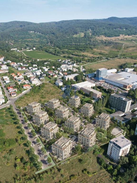 Na predaj 3-izbový byt s balkónom - B3 - 7