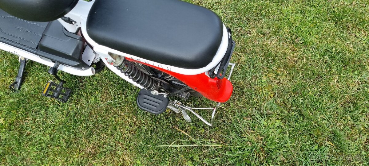 Predám elektrický skuter. - 7