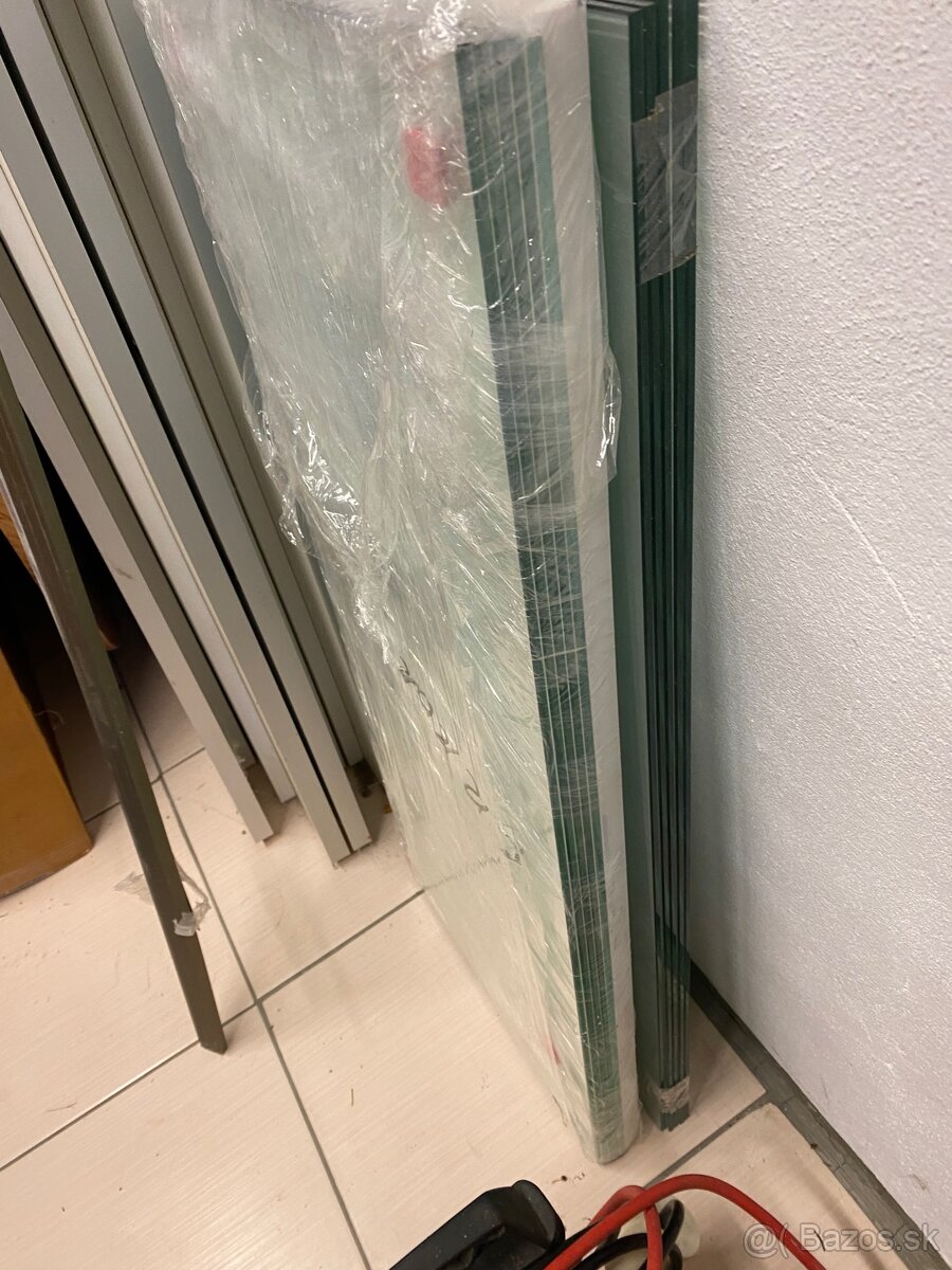 Vytrína presklená s led osvetlením - 7