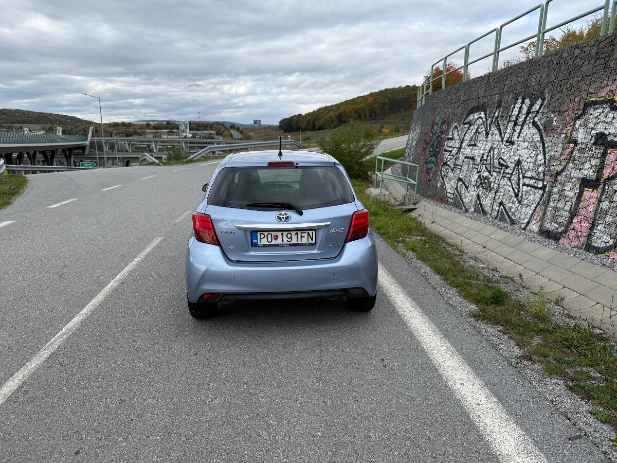Toyota Yaris 1.5 Hybrid E-CVT - 7