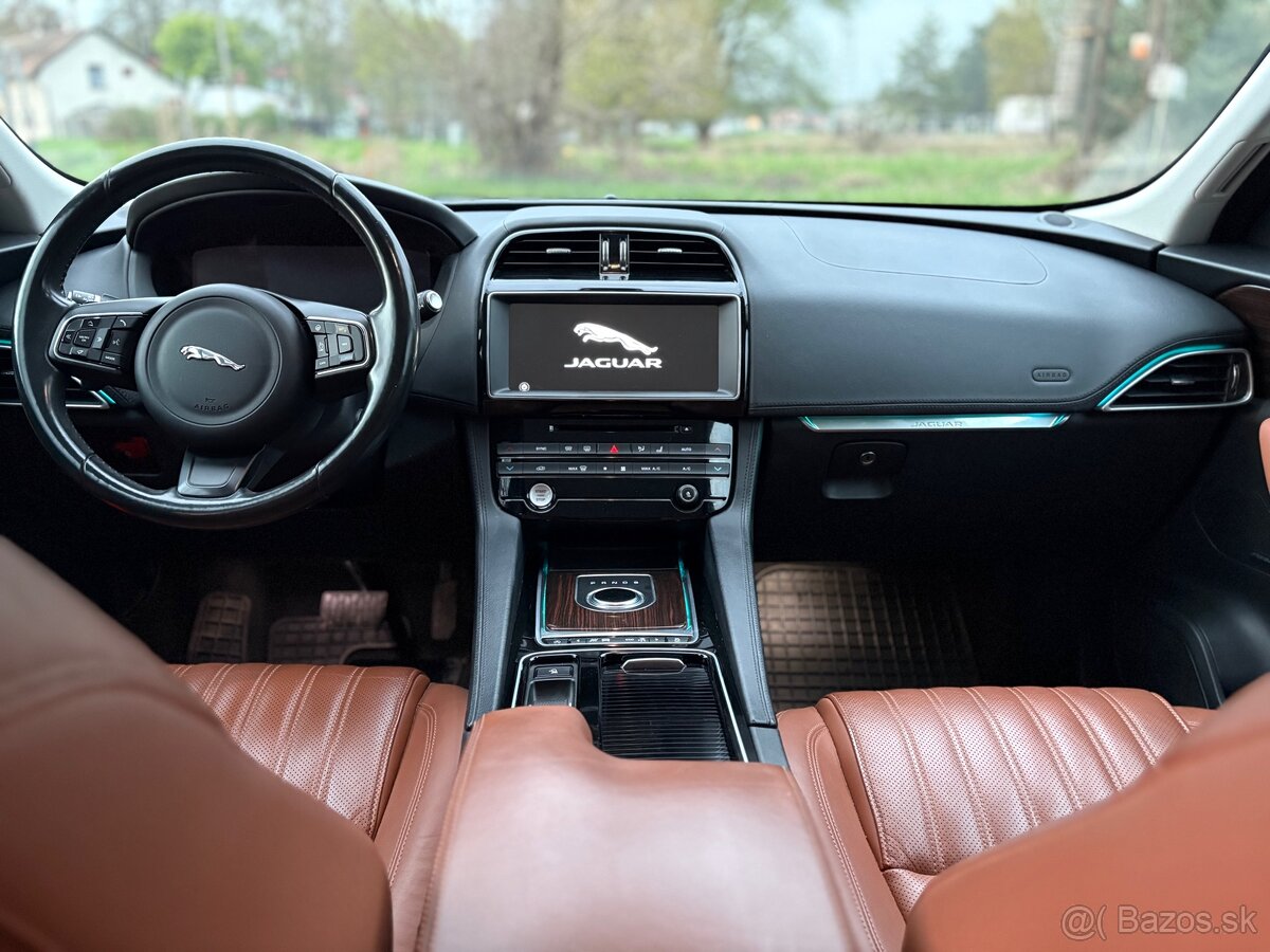 Jaguar F-PACE 2.0 D AWD Portfolio - 7