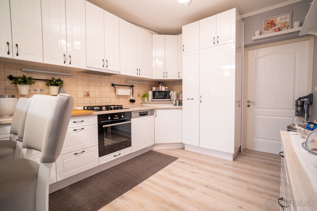 Na predaj rodinná vila v maďarskej obci Gyenesdiás - 7