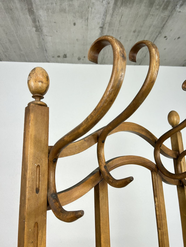 Nástenný halový vešiak J&J Kohn no.1082 - 7