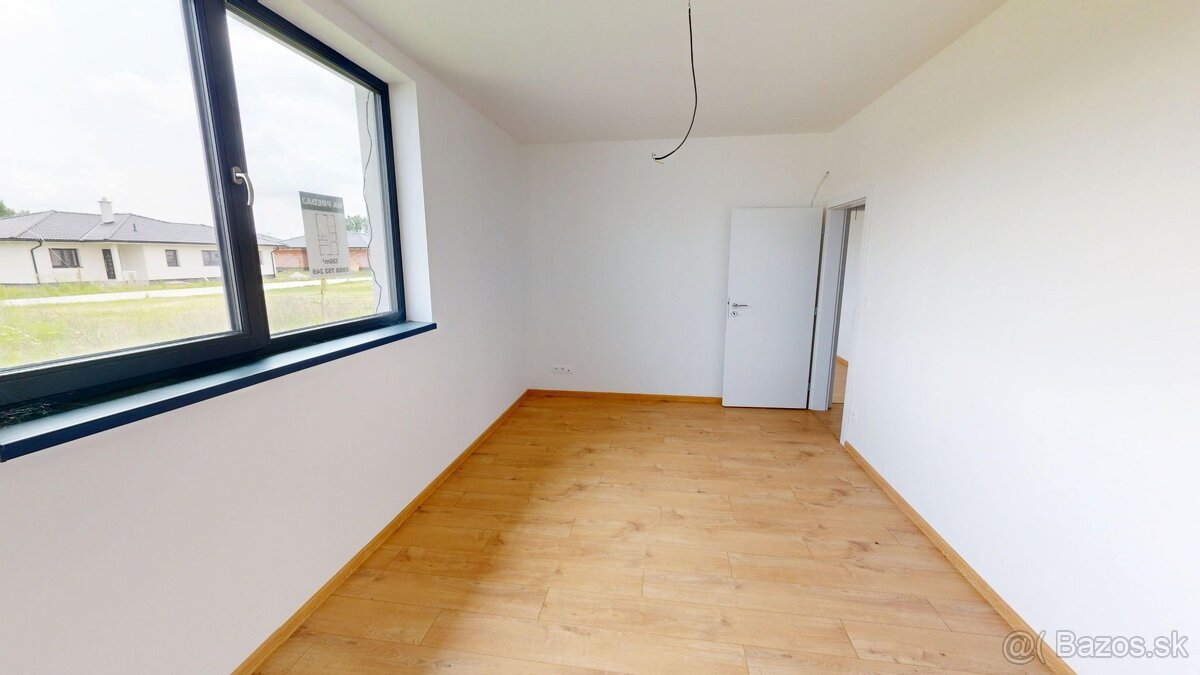 PINK Reality POSLEDNÝ VOĽNÝ DOM NA PREDAJ Moderné a pokojné - 7