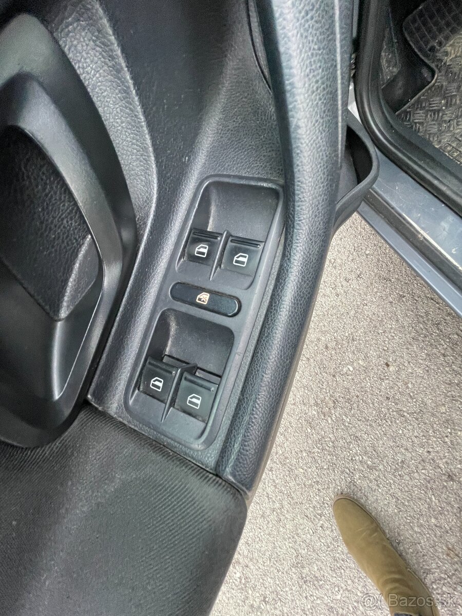 Predám Škoda Fabia 1.2 TSI benzín (4 valec) - 7