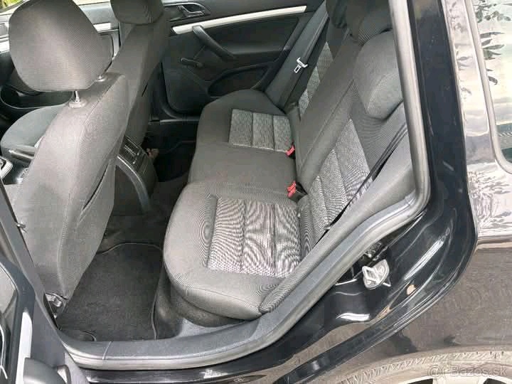 Škoda Octavia kombi 2.0 tdi - 7