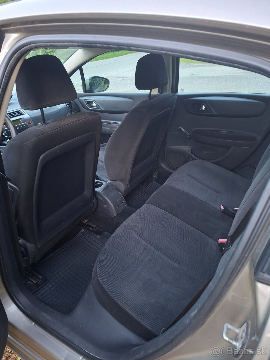 Predam citroén c4 ,1.4 benzin - 7