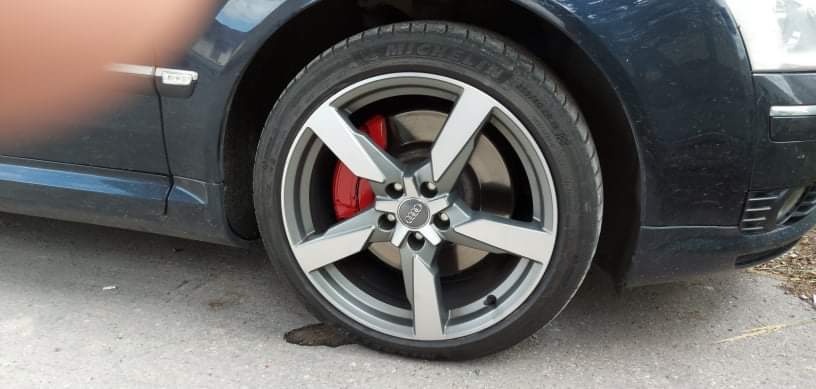 Audi A8 - 7