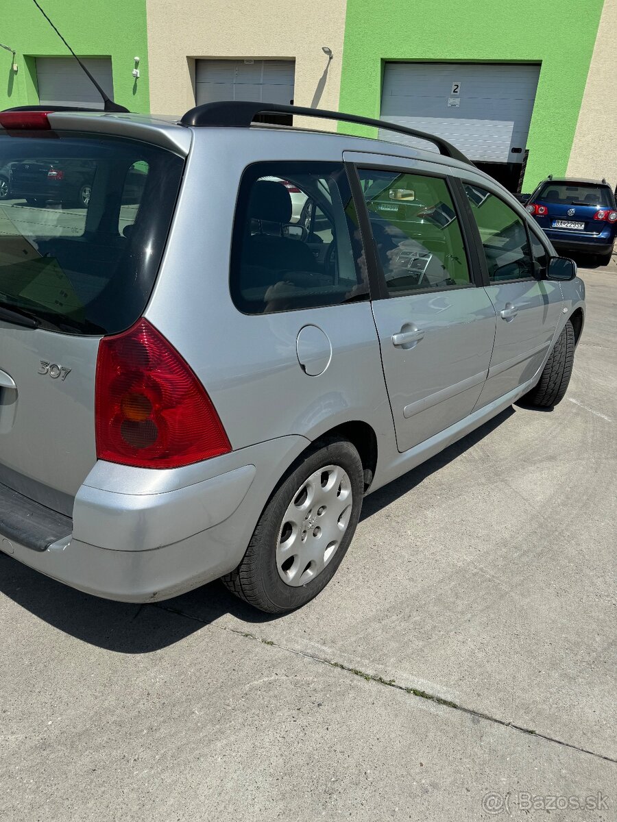 Peugeot 307 SW 1.4 benzín 65kW - 7